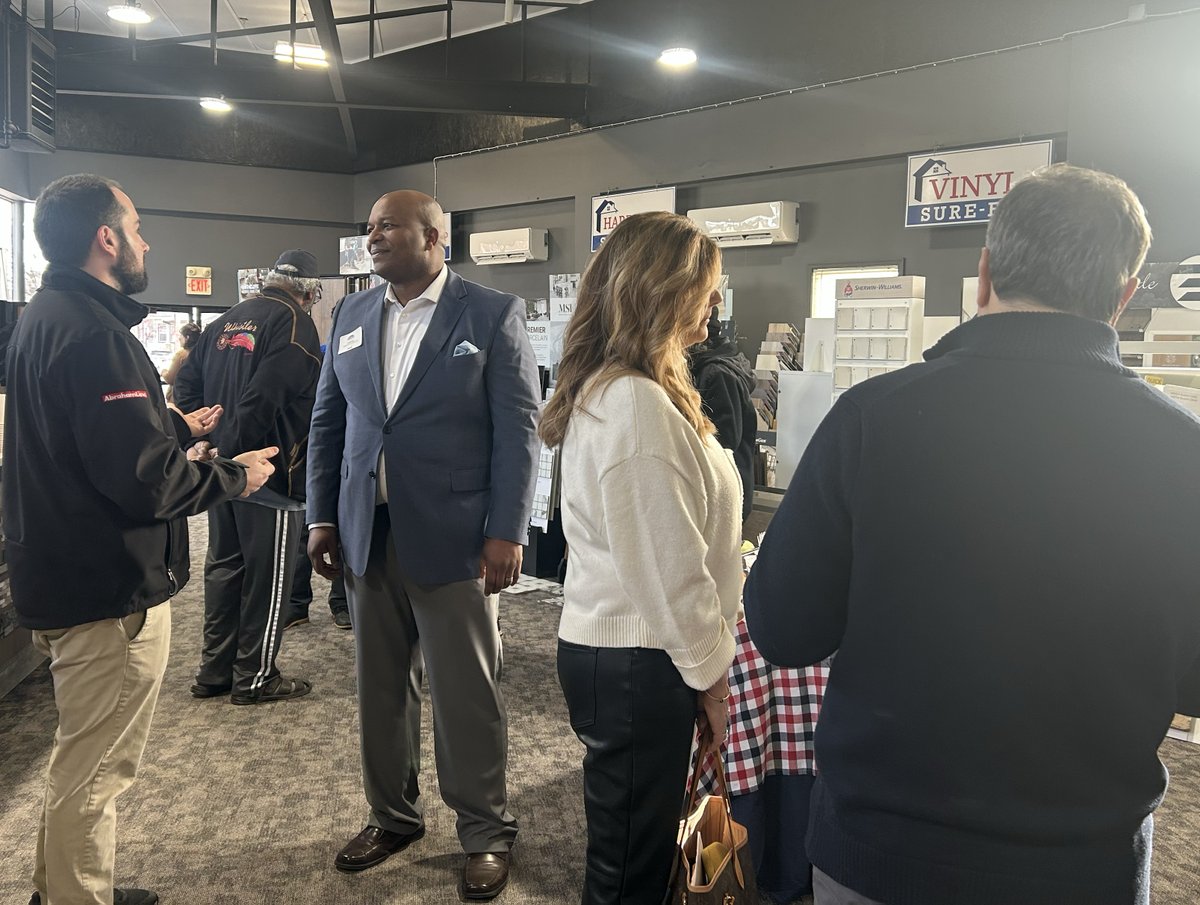 SureFixLV's tweet photo. 𝐓𝐨𝐠𝐞𝐭𝐡𝐞𝐫, 𝐰𝐞'𝐫𝐞 𝐬𝐡𝐚𝐩𝐢𝐧𝐠 𝐚 𝐛𝐫𝐢𝐠𝐡𝐭𝐞𝐫 𝐟𝐮𝐭𝐮𝐫𝐞! A huge thank you to everyone who joined us @ our Easton Area Chamber of Commerce Open House, fueling our collective potential for growth! Special thank you to Caitlin for guiding us to a successful event https://t.co/ucqFOyjyhQ
