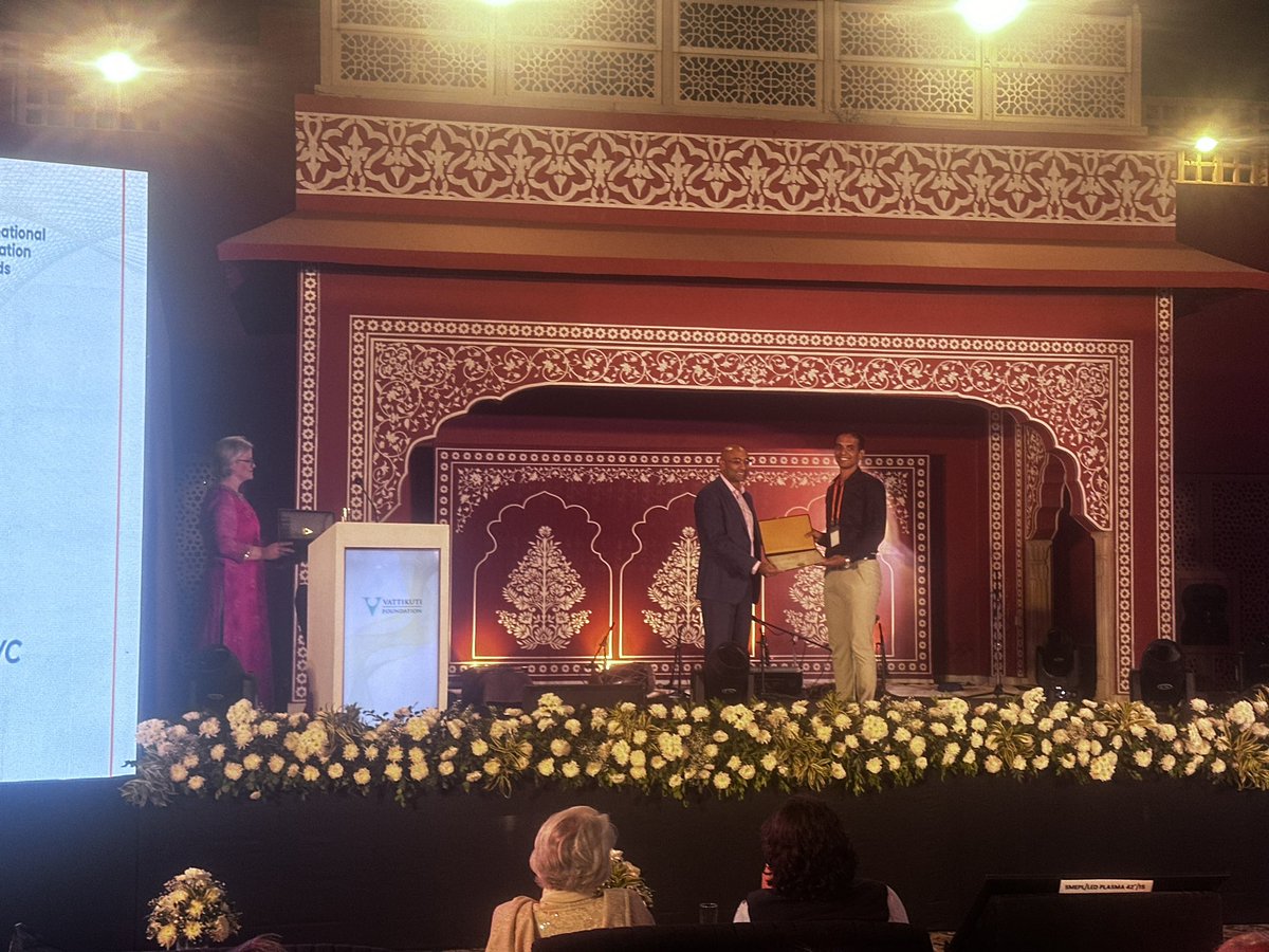 DrDeepakJK's tweet photo. Got Best Video prize (only 5 finalists across the world)☺️😊

at Humans at Cutting Edge Robotic Surgery Symposium: Vattikuti KS Awards ceremony Jaipur👍🙏

Only urologist to win it!😎

Thanks to Dr Kishore TA sir!🙏
Grateful to Vattikuti! 🙏

Lucky, Honour &amp; proud and happy!☺️😎 https://t.co/xnZ8GF6bUl