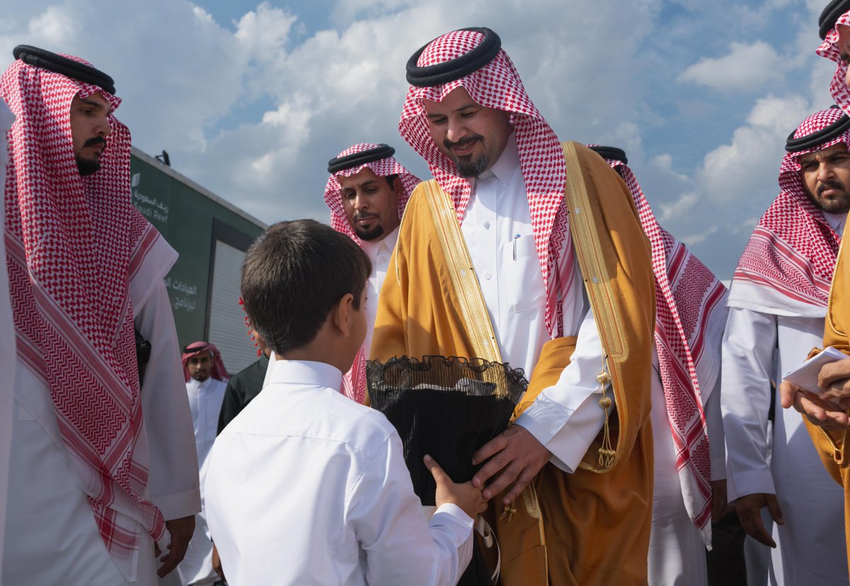 سمو أمير منطقة #المدينة_المنورة #سلمان_بن_سلطان، يُدشّن موسم العسل بمحافظة #وادي_الفرع، وذلك بحضور محافظ وادي الفرع طايع المشيطي، حيث يُقام الموسم في الحديقة العامة بملح، ويستمر لمدة 7 أيام.