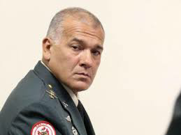 ligia281243's tweet photo. Se llama Publio Hernán Mejía, fue comandante del Batallón La Popa de Valledupar, hipotecó las armas de la República a Jorge 40, torturó y asesinó a mas de 70 seres humanos en el Cesar, el rastro de sangre que dejó sigue fresco en la memoria.
Uribe y la Cabal le llaman héroe. https://t.co/BU7FjeAKuu
