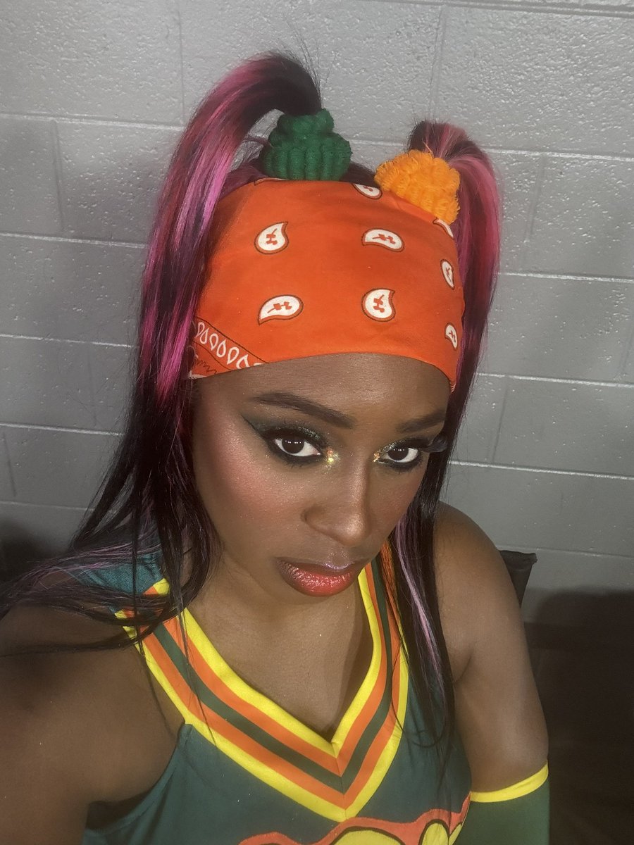 TheTrinity_Fatu's tweet photo. #glowbal 💚 https://t.co/xmuFUknE4A