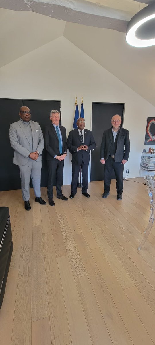 Ce 18/2/25, SEM l’Ambassadeur du  🇧🇮 en France a été reçu en audience /M.Jean-Luc DOHL, Maire de Montigny-Les-Metz( Grand Est). Leurs échanges ont porté sur les possibilités d’une coopération décentralisée avec sa Mairie. ⁦<a href="/MAEBurundi/">MAECD</a>⁩ ⁦<a href="/NtareHouse/">Ntare Rushatsi House</a>⁩