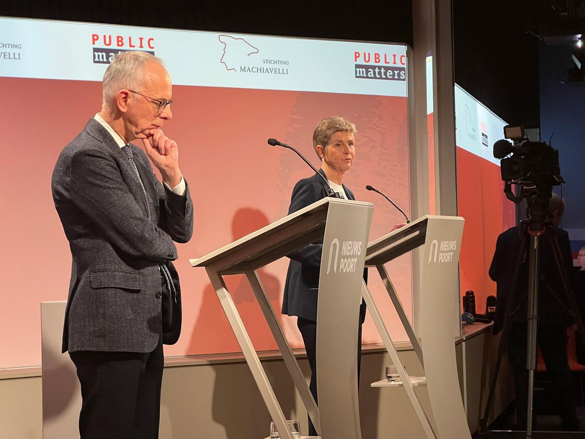 StichtingMachiavelli (@machiavelli_nl) on Twitter photo Zojuist hielden Mark Bovens en Anchrit Wille de Machiavellilezing in <a href="/nieuwspoort/">Nieuwspoort</a>, getiteld: “Diploma’s als politieke scheidslijn”.
De tekst van de lezing is vanaf vanavond te vinden op de website van <a href="/Machiavelli_NL/">StichtingMachiavelli</a>. Een verkorte versie verschijnt morgen in de <a href="/volkskrant/">de Volkskrant</a>. Zojuist hielden Mark Bovens en Anchrit Wille de Machiavellilezing in <a href="/nieuwspoort/">Nieuwspoort</a>, getiteld: “Diploma’s als politieke scheidslijn”.
De tekst van de lezing is vanaf vanavond te vinden op de website van <a href="/Machiavelli_NL/">StichtingMachiavelli</a>. Een verkorte versie verschijnt morgen in de <a href="/volkskrant/">de Volkskrant</a>.