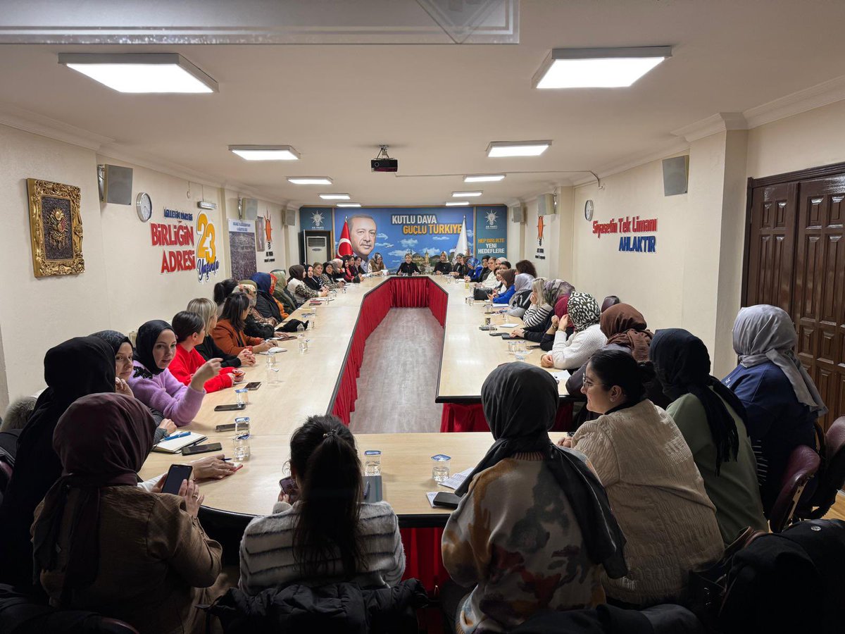 📍<a href="/Akparti/">AK Parti</a> Kocaeli İl Başkanlığı 

23 Şubat 2025 Pazar günü saat 10:00’da,Ankara Kapalı Spor Salonu’nda  yapılacak, 8.Olağan Büyük Kongremiz öncesi,il kadın kolları yürütme ve yönetim kurulu toplantılarımızı kongre gündemli olarak gerçekleştirdik.Yapılacak çalışmaları ve