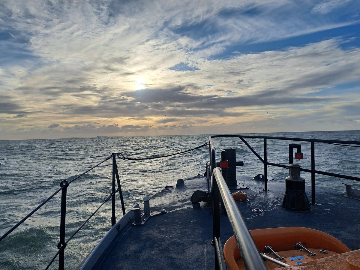 CommunityAd Ltd (@communityad) on Twitter photo On Feb 18, <a href="/DoverRNLI/">Dover RNLI Lifeboat</a> and <a href="/RamsgateRNLI/">Ramsgate Lifeboat</a> assisted a cargo vessel on fire in the Channel. Initially contained, the fire reignited later, leading to a coordinated rescue effort involving UK and French Coastguards, aviation teams, and emergency responders. Excellent team work On Feb 18, <a href="/DoverRNLI/">Dover RNLI Lifeboat</a> and <a href="/RamsgateRNLI/">Ramsgate Lifeboat</a> assisted a cargo vessel on fire in the Channel. Initially contained, the fire reignited later, leading to a coordinated rescue effort involving UK and French Coastguards, aviation teams, and emergency responders. Excellent team work