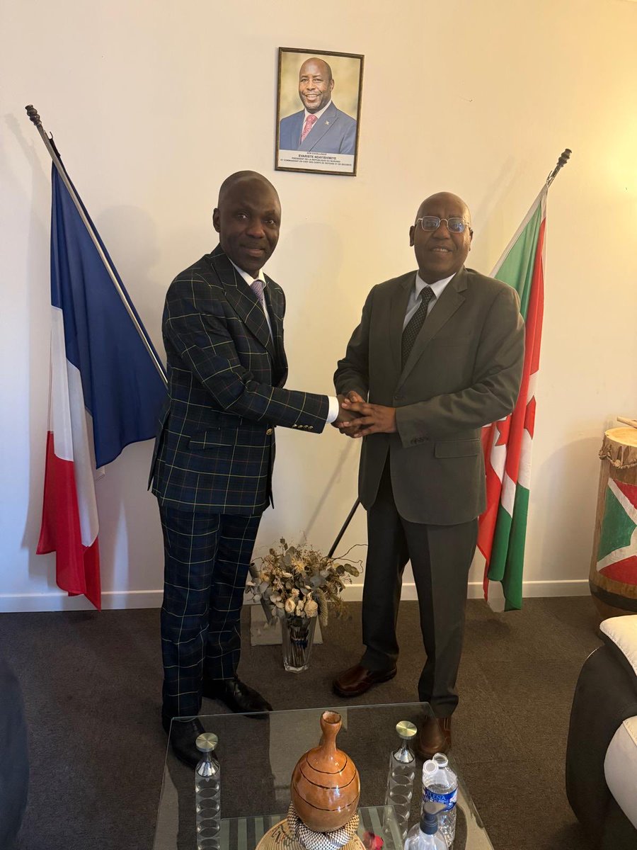 SEM l’Amb du🇧🇮en🇫🇷 a reçu en audience 1délégation de la Chambre Internationale pour le Conseil et la Promotion conduite par son Président,M Freddy ZANGA.Leurs échanges ont porté sur la dynamique d’investir au🇧🇮ds le cadre de mise en œuvre de sa Vision 2040-2060 ⁦<a href="/MAEBurundi/">MAECD</a>⁩