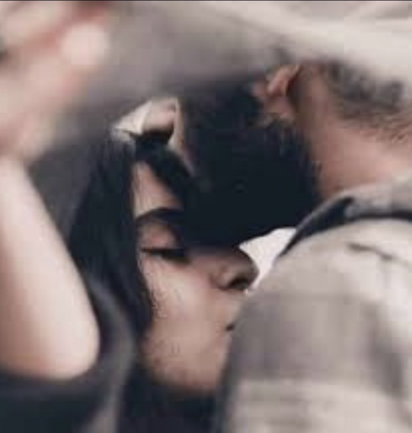 أحب فيك الزعل والغيض وجنونك
مع غيرتك وإرتجاف إيديك وعتابك ..!!
#بوح_الخاطر