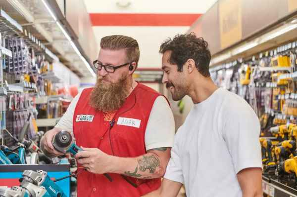 The T-Mobile #5G network powers #AI and computer vision to help Tractor Supply Company store employees deliver legendary #CustomerService. Read the fascinating details in this CIO article: dy.si/j4Bb842