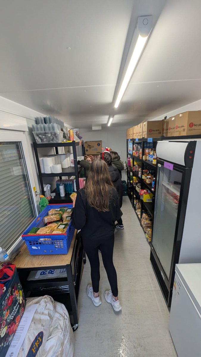 DHSCommunity's tweet photo. Finally we dropped off a huge food delivery to Dennyloanhead Community Centre #christmasappeal2024 https://t.co/CT0W2Hwna2