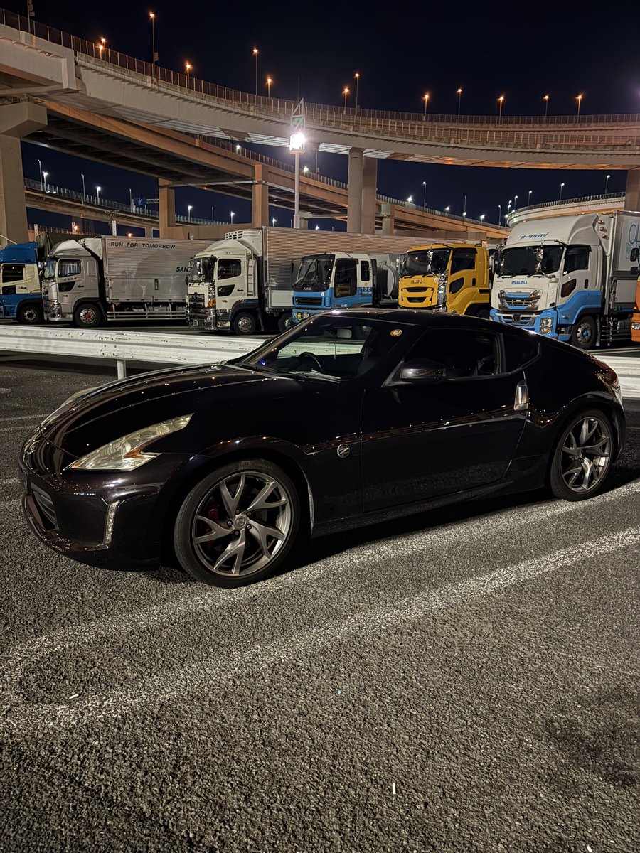 filba9's tweet photo. 大黒ろぐい〜ん
 #大黒pa   #フェアレディZ  #370z https://t.co/aOhuWGWVcV
