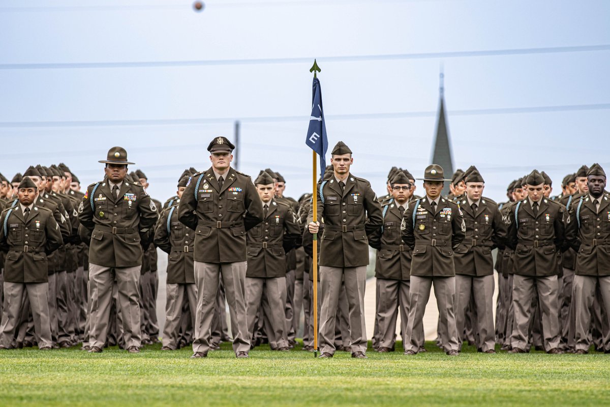 MCoEFortBenning's tweet photo. Two kinds of family: the one you’re born with and the one you wear a uniform with.

#BeAllYouCanBe #OSUT #FollowMe #Infantry #Soldiers https://t.co/4KTUD9xiih