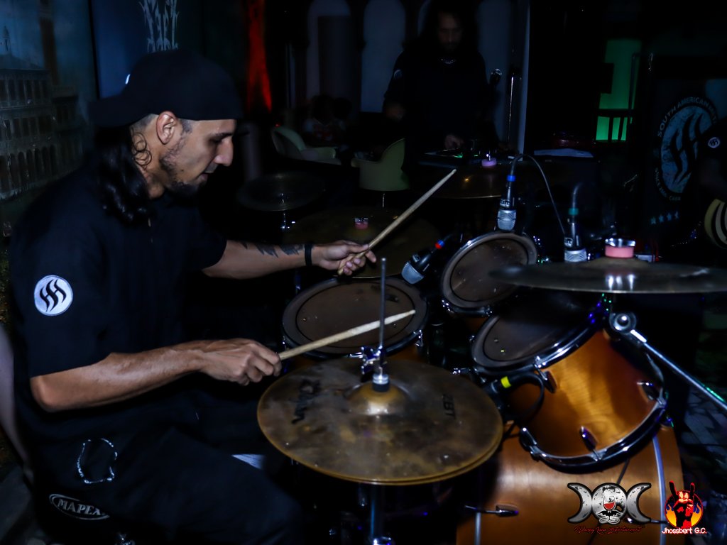 Les dejamos algunas fotos de nuestro último show en la ciudad de Caracas, en el marco del comienzo de nuestro "The Rat Race Tour 2025". 

Gracias al público asistente 🤘🏻

Pronto nuevas fechas ‼️

📷 <a href="/Jhossbert/">Jhossbert</a>  / <a href="/VampyLunaEntert/">Vampy_Luna_Entertainment</a>