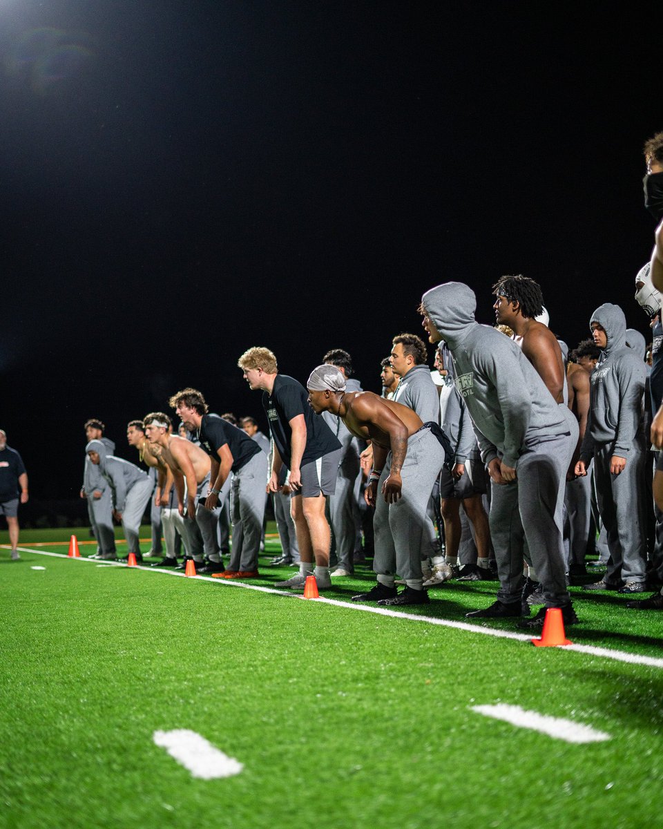 CoachTBush's tweet image. Happy ‘Wins-Day’…..
#MatDrills 
#GetSome
#WinToday✌🏼