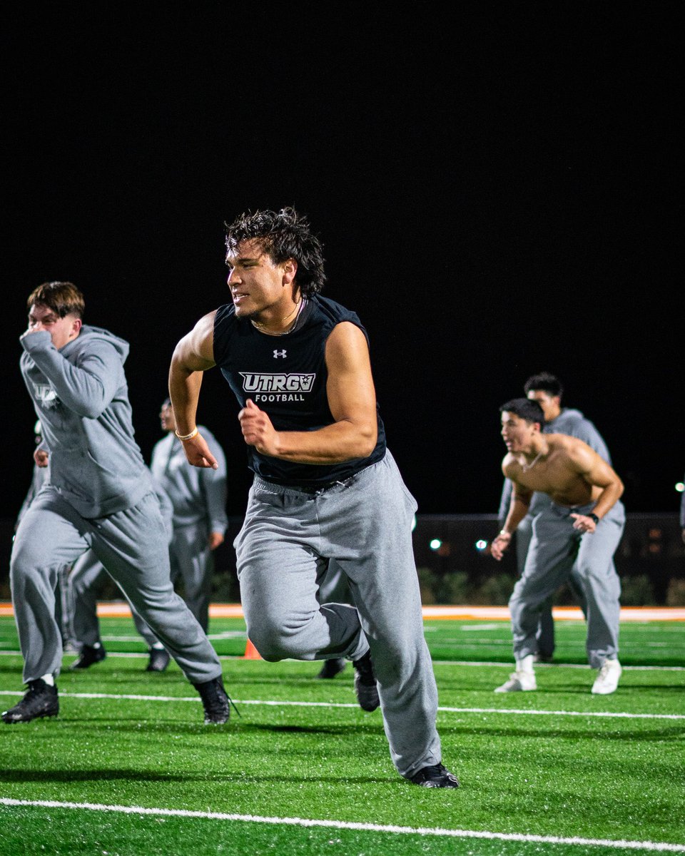 CoachTBush's tweet image. Happy ‘Wins-Day’…..
#MatDrills 
#GetSome
#WinToday✌🏼