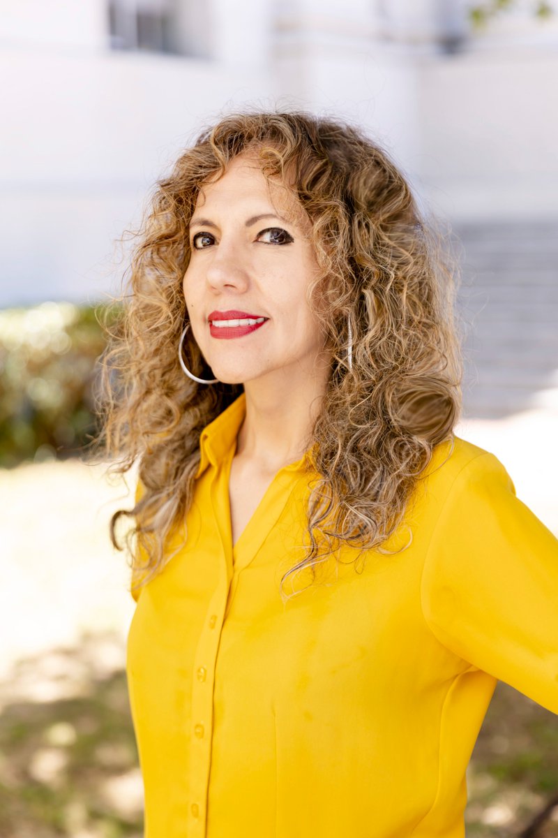 VSPAProgramUCB's tweet image. Dr. Hada Sanchez Gonzalez specializes in ways to inform digital journalism by training entrepreneurial aspects in order to create digital projects through new information models. Read more of her spotlight story here: vspa.berkeley.edu/news/visiting-…