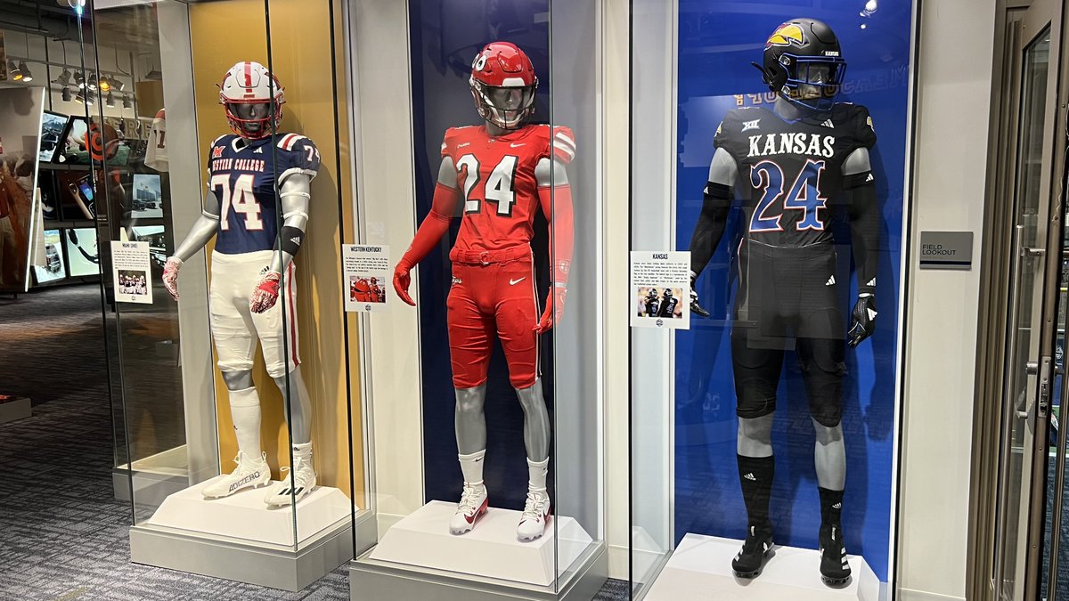 Big Red ✘ College Football Hall of Fame 

Our “Big Red” uniform is now on display at the College Football Hall of Fame as one of the three outstanding alternate uniforms worn during the 2024 season!

<a href="/WKUBigRed/">Big Red</a> | <a href="/cfbhall/">College Football Hall of Fame</a>