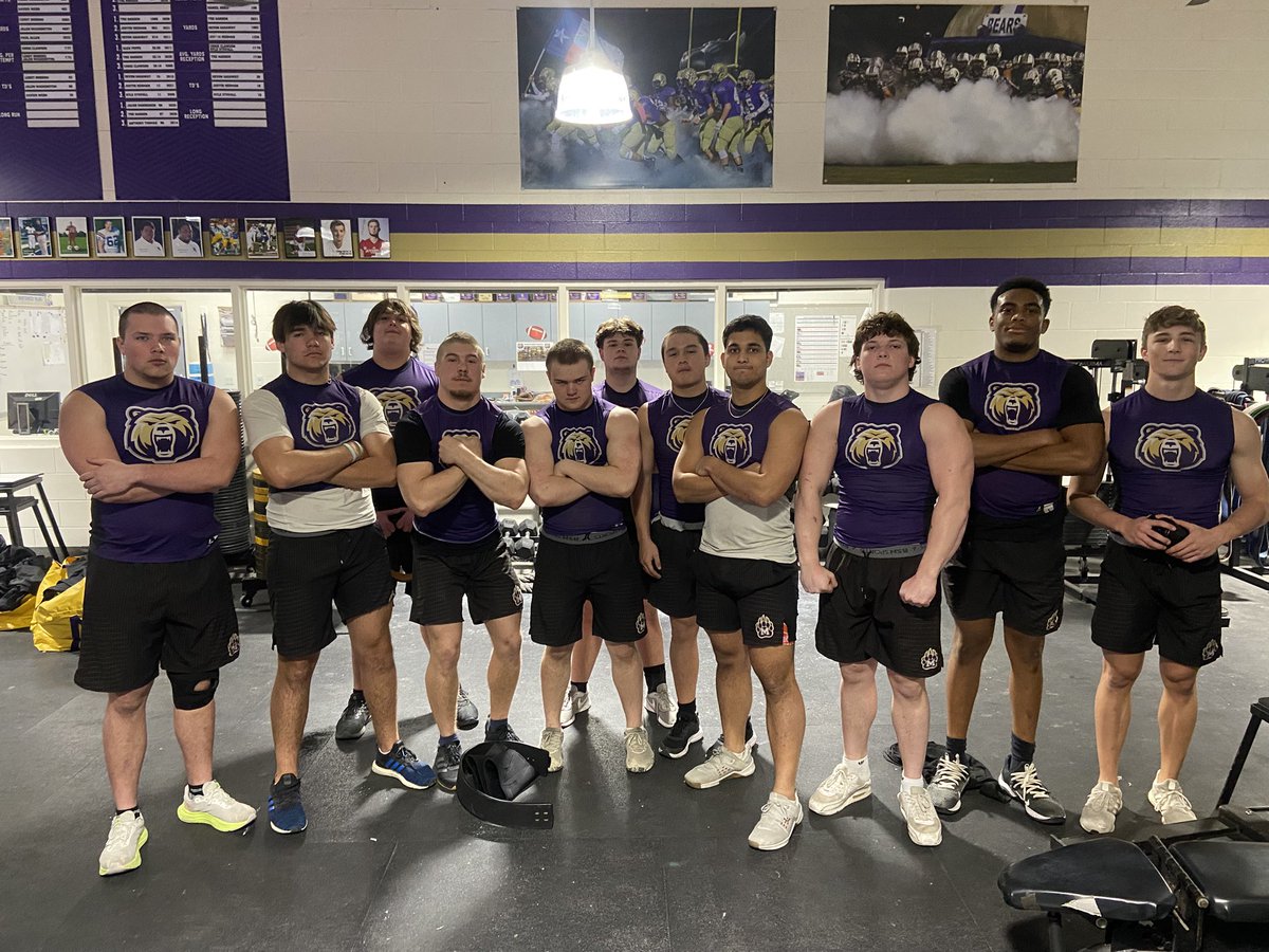 MHSBearFB's tweet photo. Members of the 250 pound Bench Club! Great job men! https://t.co/g0MiXVQQEF