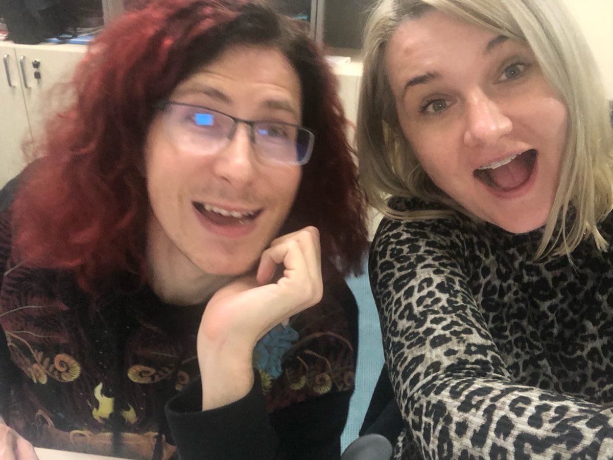 MartaZapotoczna's tweet image. Z pozdrowieniami od aktualnego składu @aureuslibrary 😁 #SkarbyNauki #NCNtoTlen