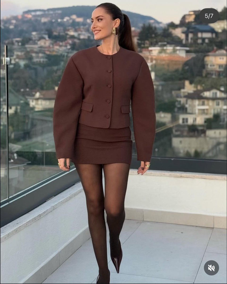 1 yil ac dursam soyle bacagim olmaz lanet olasi kalin bacaklilik