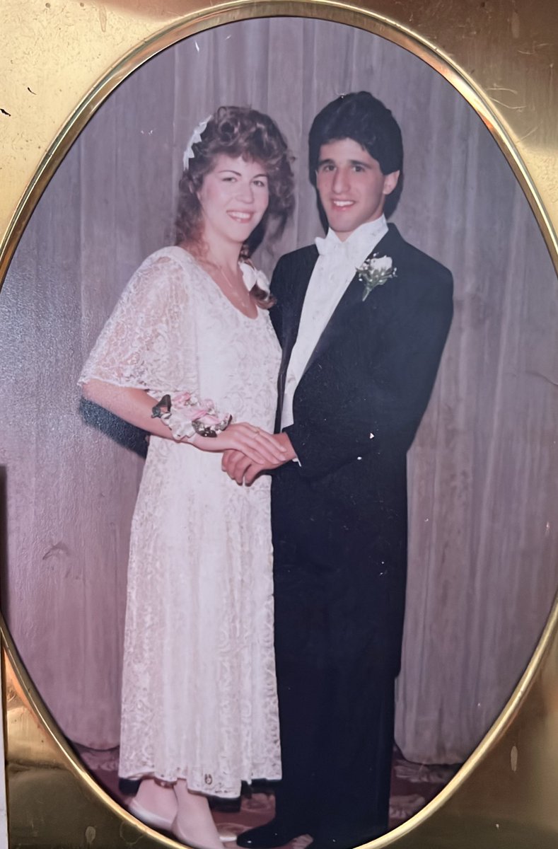 btsmommy305's tweet photo. #BTSAMRY today is my 30th wedding anniversary,started in 1987 went to prom together, graduated from collage year Jin was born,got married the year Jimin & V were born, bought our house the year JK was born
Had 2 children, 2 cats & he 💜me even though sharing me with @BTS_twt https://t.co/YFFENbUZ1o