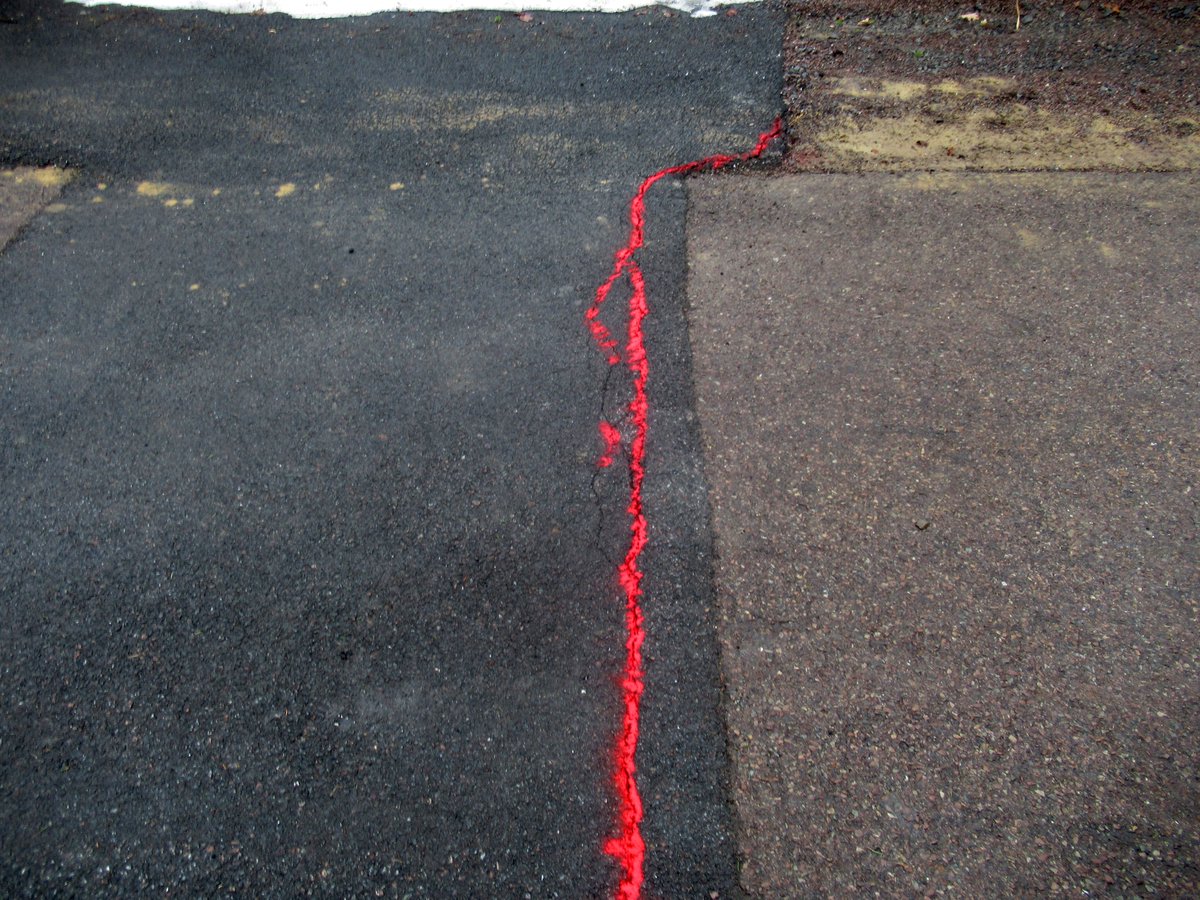 MarylandDJS's tweet image. C.H.A.M.P.S and DJS Victim Services partnered to recognize National Human Trafficking Prevention Month. As part of this, red sand was provided to give DJS youth the chance to participate in the #RedSandProject. #HumanTraffickingMonth bit.ly/4197MfF