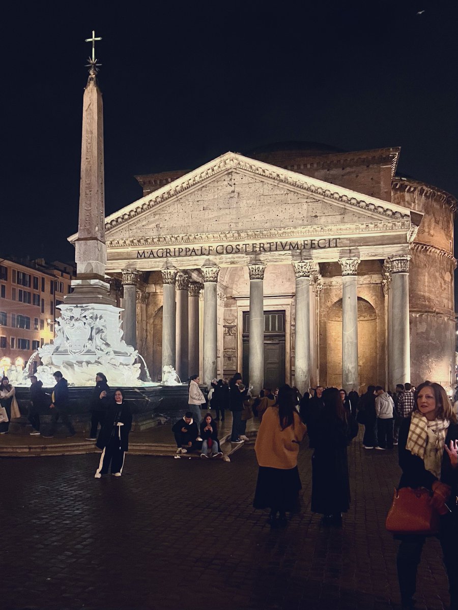 Rome | Day 1 🇮🇹

Amazing to be back in my favourite city 😍

A relaxing day exploring some of the tourist hotspots; Trevi Fountain, Spanish Steps and The Palazzo Venezia before soaking in the atmosphere infront of the Pantheon 🏛️