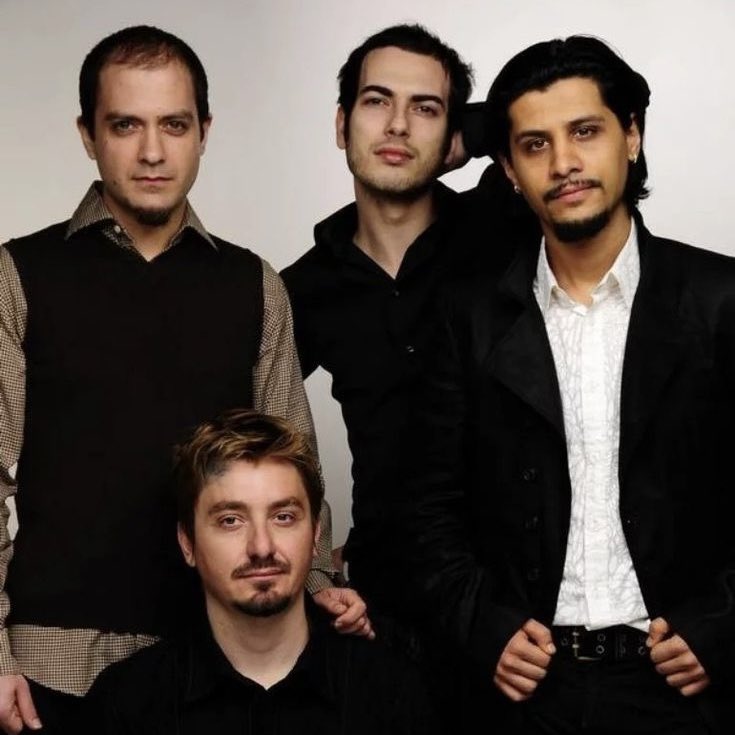 Mor ve Ötesi'nin 'Bir Derdim Var' şarkısı, Spotify'da Türkiye - En İyi Şarkılar listesinde kesintisiz 397 hafta kalarak en uzun süre yer alan şarkı oldu.