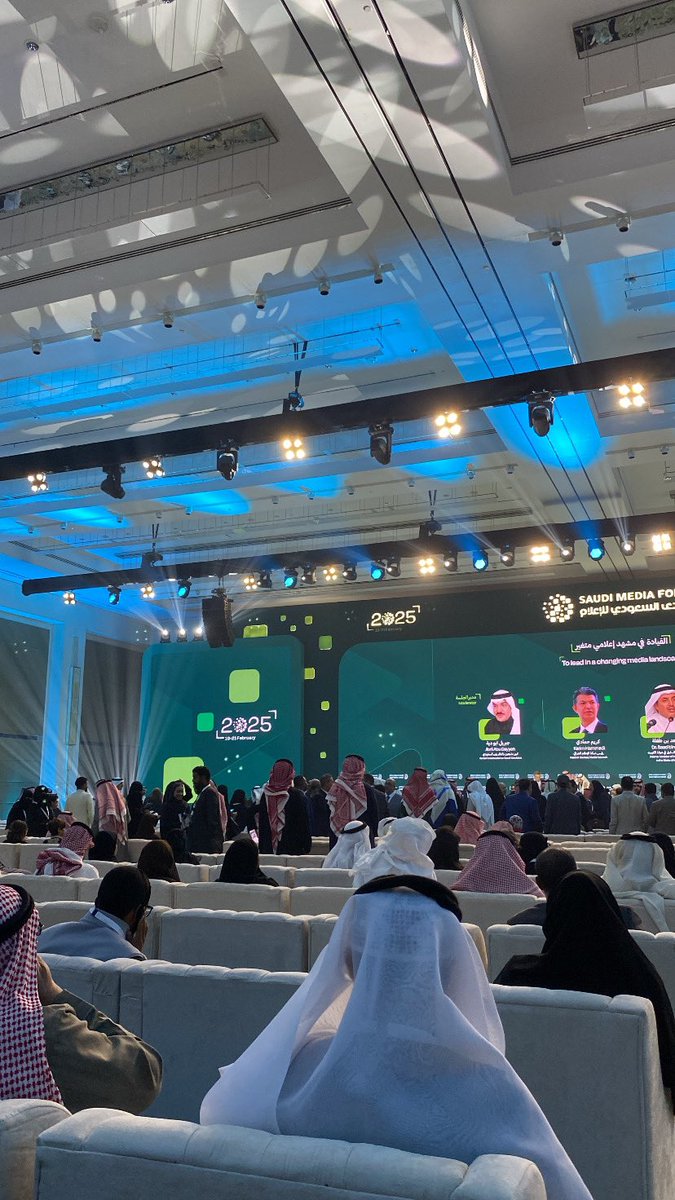 احنا فعلاً عايشين نهضة إعلامية كبيرة والتطور قدام عيوننا!
وهذا لسى اول يوم بس من #المنتدى_السعودي_للإعلام واللي شفناه يحمس للي جاي.
جلسات قوية، نقاشات ملهمة، و كمية تطورات تخليك تتحمس لمستقبل اعلامنا