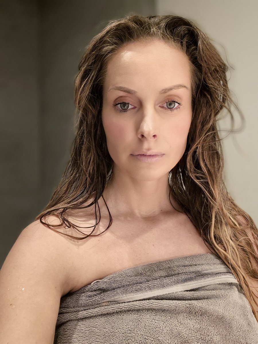 It's so cold outside, 
Let me warm you up

Onlyfans.com/kinuskikakku