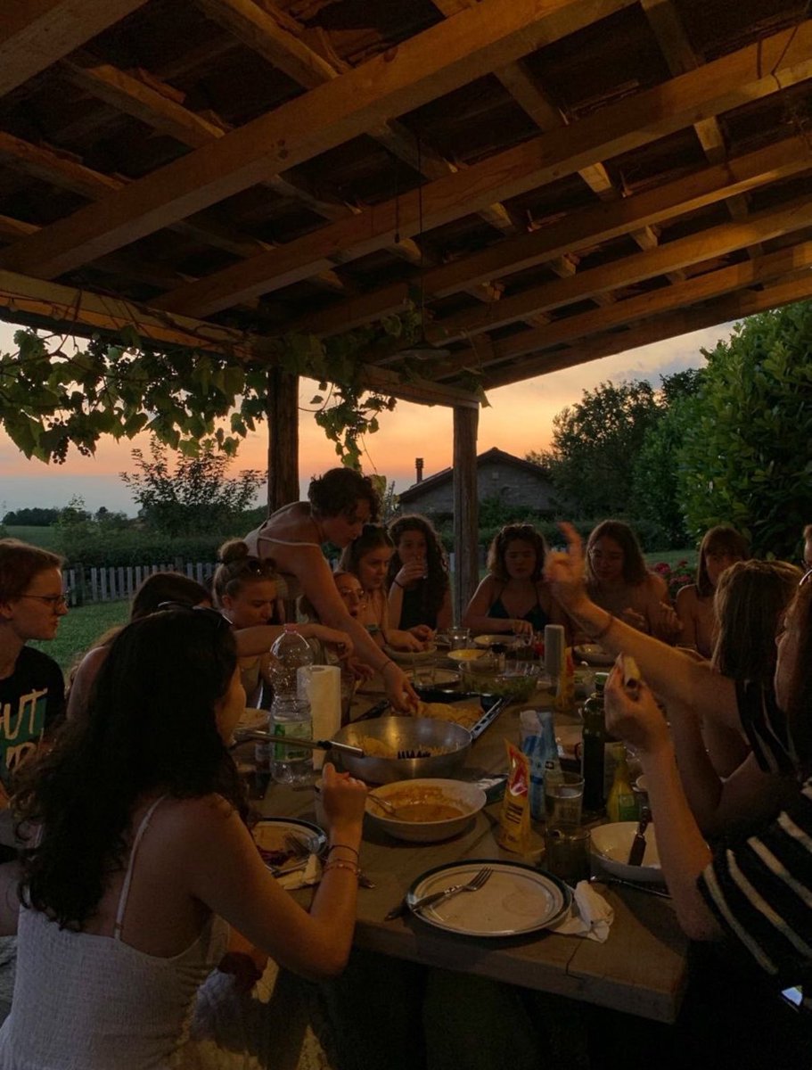 toptip_4u's tweet photo. Captions for your friend group 🍒

1. On tonight’s episode 
2. Table for x
3. X years in the making 
4. The group chat irl 

#instagramcaption #caption #selfie #photodump #friendgroup #instacaptions https://t.co/XNCDRXTmW4