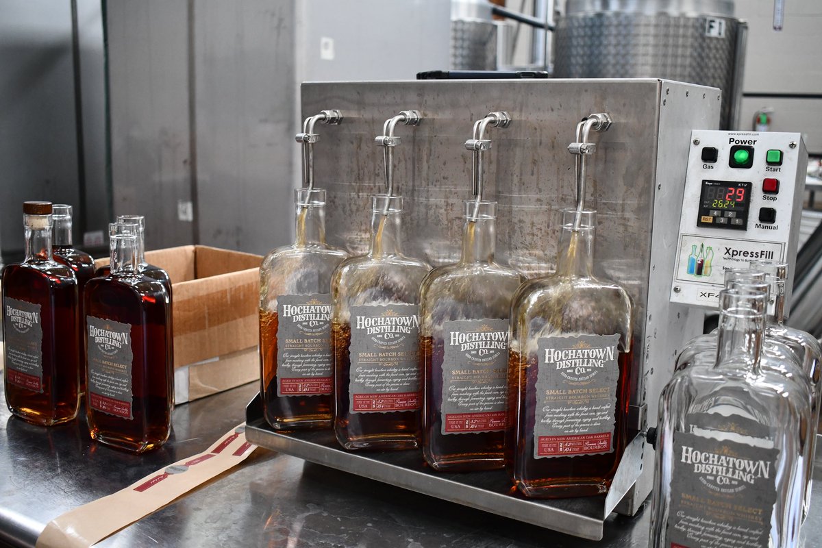 HochatownDist's tweet photo. Made in Oklahoma.

Distilled, aged, and bottled by Hochatown Distilling Co. 🥃

#MadeInOklahoma #HochatownDistilling #SmallBatchBourbon https://t.co/D83ETStTj4