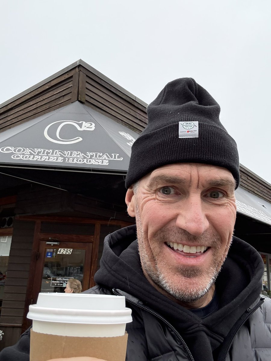 After a long drawn out return home from snowstorm hell (literally planes, trains ￼and automobiles) nothing better than my fav @continentalcoffeehouse to take the edge off!!!🙏🏻 @rogers #coffee #mainstreet #4nations #montreal  #snow #cancellations #delays  #teamrogers #gocanadago