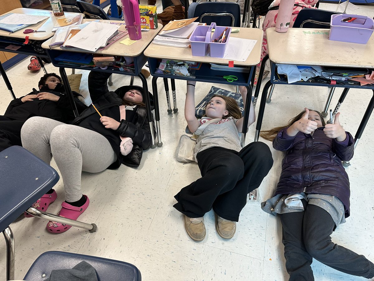 solleykerr's tweet photo. 5th graders painted the Sistine Chapel after a CKLA unit on the Renaissance. They also wrote a biography. Every one should hear them talk about humanism and Renaissance artwork! #belonggrowsucceed @SolleyAACPS https://t.co/zS32KXjkbf