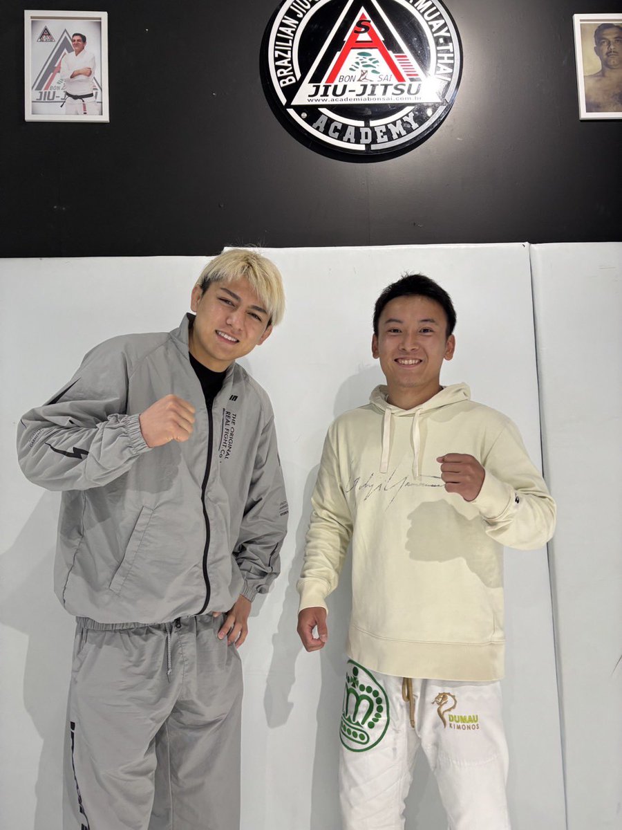 97KNT31's tweet photo. 顔ちっちゃすぎ…モデルじゃん…
写真ありがとうございました😭 https://t.co/Nw6PNyHhbE
