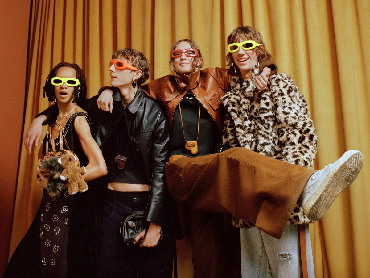 #nyfw 😎🆒📸😊🌟(a few) key looks from #coachfall25 

📸: Emmie America