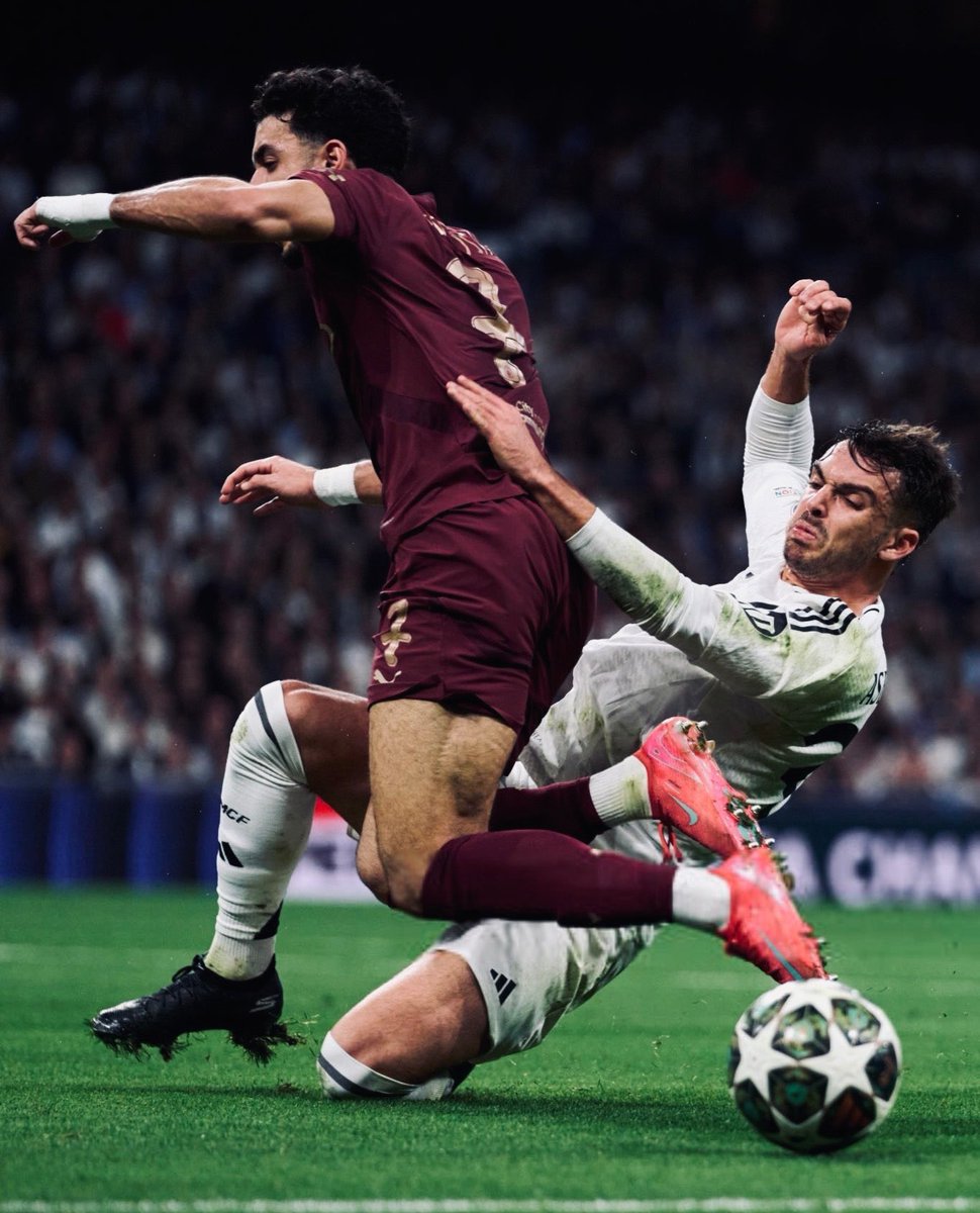 バペさんのハット最高
ラウアセのディフェンスは見てて安心感と信頼があって今のマドリディスタにこの男を嫌いなやついないんじゃないかと思わせるくらいいいプレーでした
ベスト16
次からもこの調子で16回目の優勝見してください