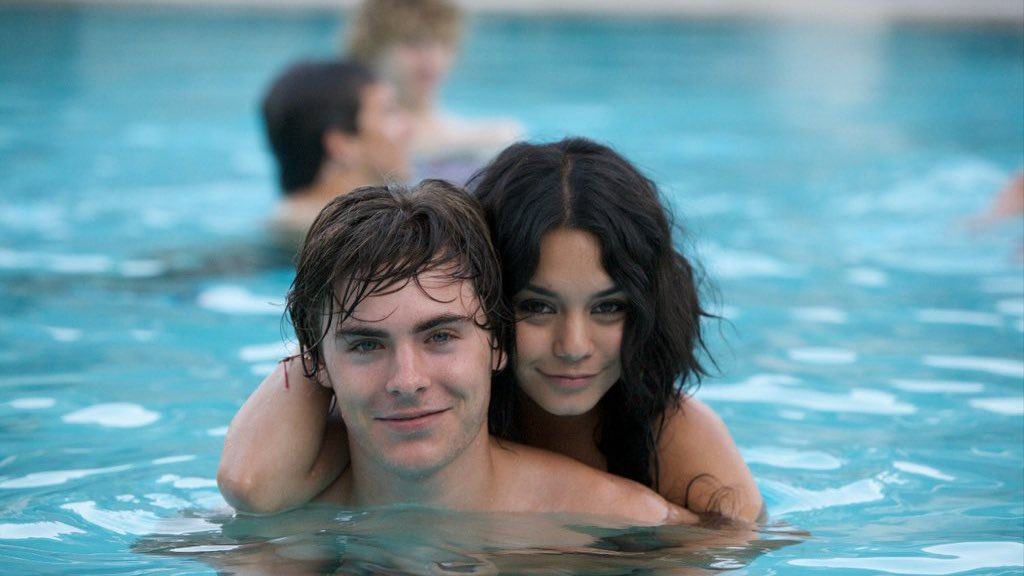 solelynostalgia's tweet image. the cast of ‘high school musical 3: senior year’ at the film’s wrap party (2008)