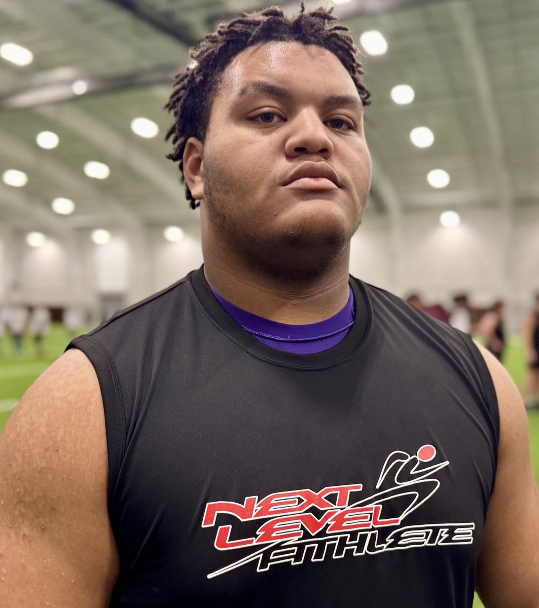 Brysen Steele, a 6’1 1/2, 310-pound defensive lineman, is a straight-up monster. With his bulky frame and broad shoulders, he’s a nightmare for anyone in his path. He powers through offensive linemen with raw strength, power, and a lightning-fast first step, making a living in