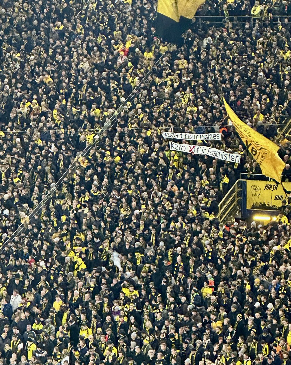 In allen Farben…

#saytheirnames