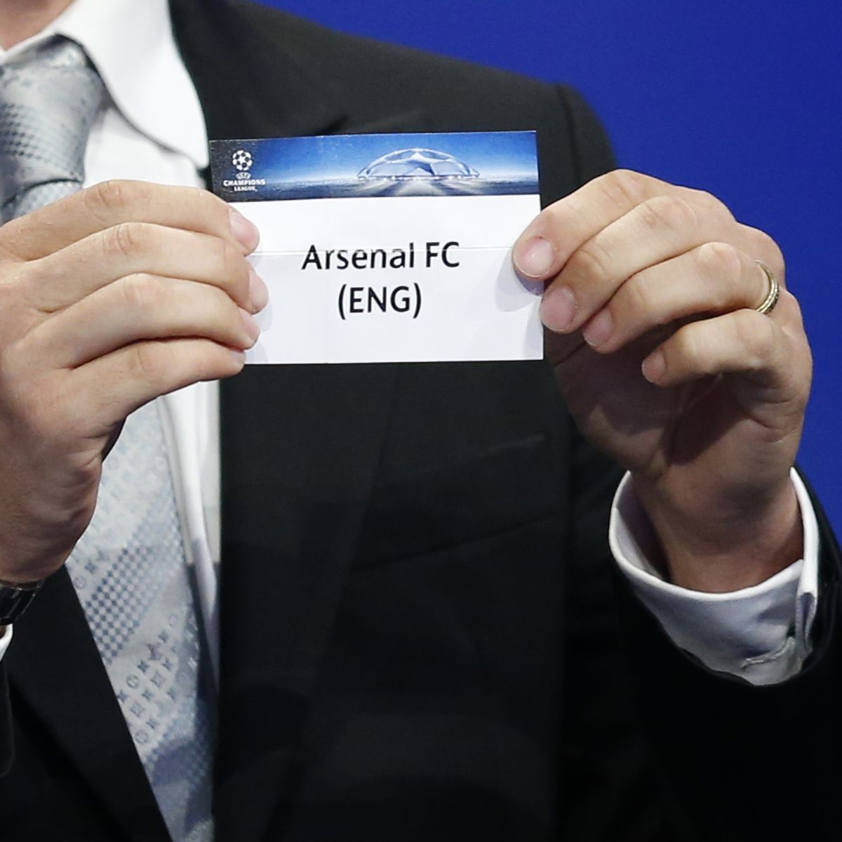 afc_matty98's tweet photo. Arsenal will face either PSV Eindhoven or Feyenoord in the Champions League last 16 🇳🇱

Should Arsenal advance to the quarter final, they will play either Real Madrid, Atletico Madrid, Bayern Munich or Bayer Leverkusen 🇪🇸🇩🇪

#Arsenal #AFC #UCL #ChampionsLeague #COYG #Gunners https://t.co/Rfl8GUkH2S
