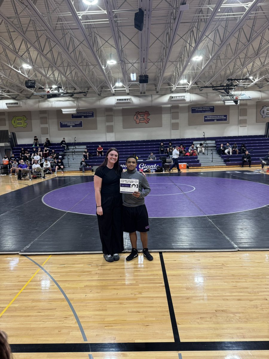 Most Valuable Giant Awards tonight at Wrestling. Happy to celebrate all of these adults who have made a difference in our scholars. <a href="/CHCPrinc_Renaud/">Mr Renaud</a> <a href="/TThomps_ed/">Tonja Thompson</a> #wearewayne