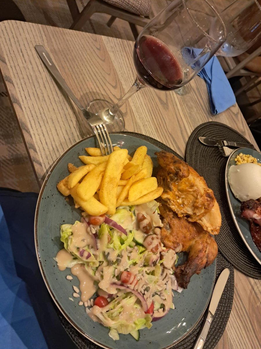 tweenytee2's tweet image. Some people are loved, Some are hated upon and Some are just resevered like #VSOP , Im just resevered so cool calm and collected like sssmuuuth like a lemon #BeAboutIt @townlodge