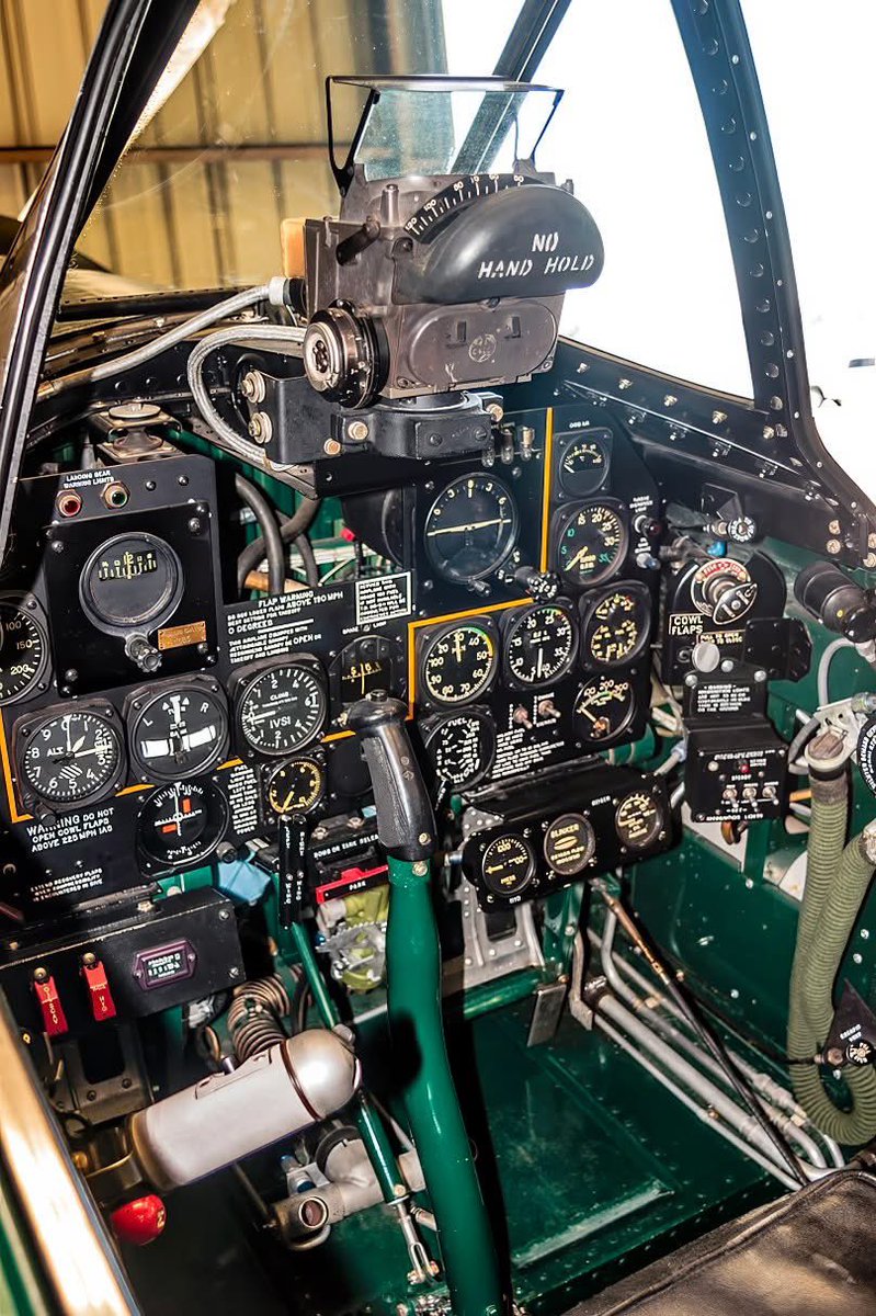 PilotFun101's tweet image. The awesome Republic P-47D Thunderbolt cockpit. #PilotFun101