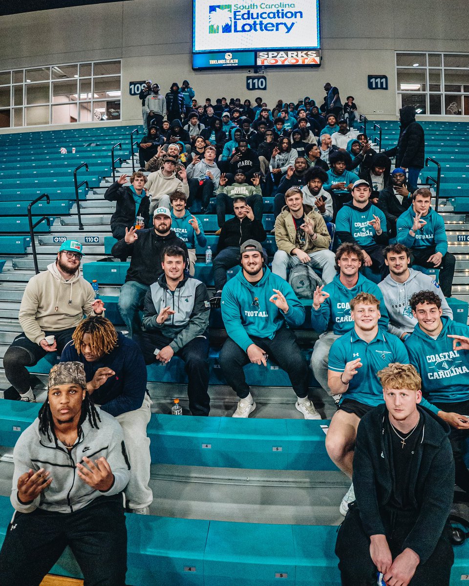 🏈 x 🏀 
<a href="/CoastalWBB/">Coastal Women’s Basketball</a> 

#BALLATTHEBEACH | #FAM1LY | #TEALNATION