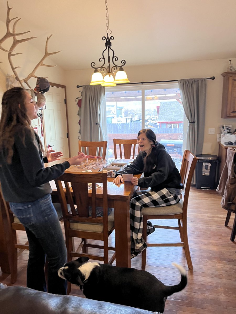 Nothing feels better than giVING! Check out these photos from the moment Tayler surprised Stephanie with her $1,000 VING check! 🙌💙 #VINGproject