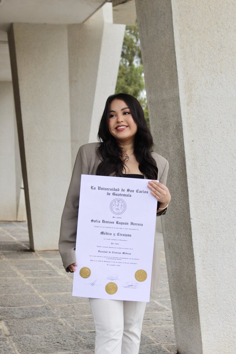 sofiraguan_'s tweet photo. Una niña graduada, colegiada y titulada. 🩺💗 https://t.co/e2XaxWDJ37