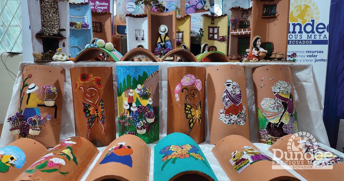 ¡Impulsamos el desarrollo a través de la capacitación! 
La agrupación Mujeres Emprendedoras de San Gerardo beneficiarias de nuestro proyecto #BecariosDPM finalizó el taller de pintura en teja cuya finalidad es potenciar sus conocimientos.
#DPMEcuador #ProgresamosJuntos