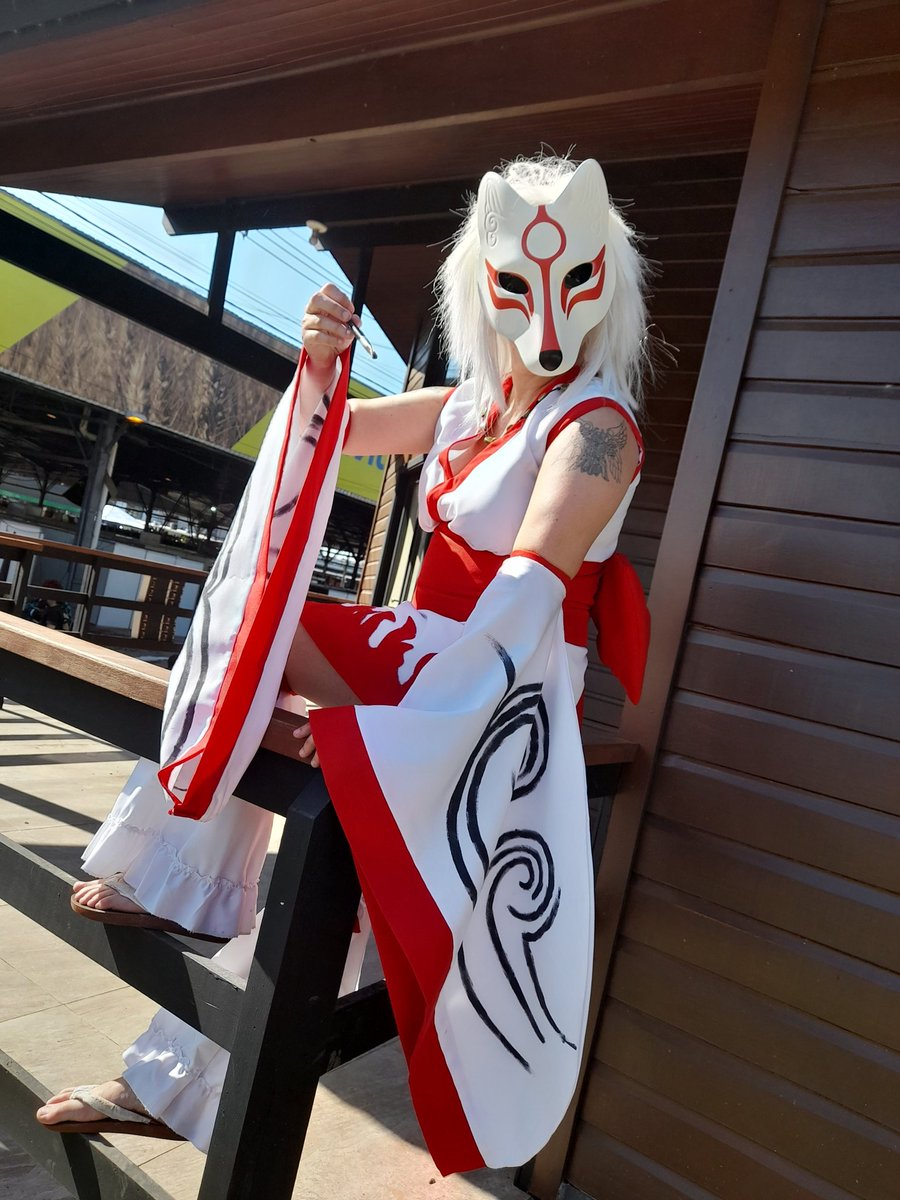 brunacrona's tweet photo. "A journey of a thousand miles begins with a single step. So just take it step by step!" 🐾✨️
#okami #ōkami #amaterasu #okamiamaterasu #waka #cosplay #cosplayer #original #cosplaygirl #cosgirl #sakuya #instagood #playstation #game #capcom #okamisequel #okami2 https://t.co/Vw4OHs8VLM