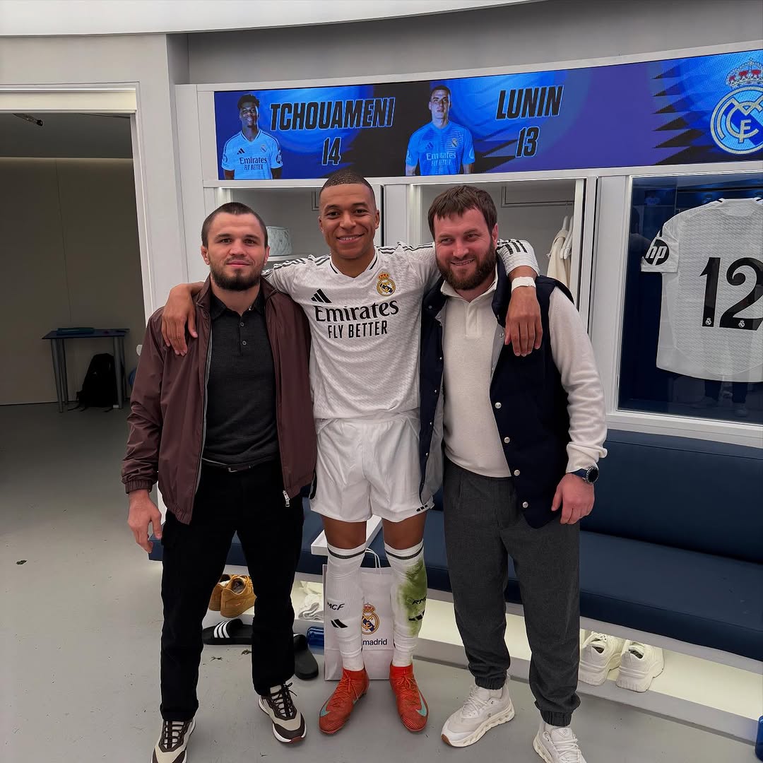 Umar Nurmagomedov x Kylian Mbappe ⚽️💪

📸 <a href="/UNmgdv/">Umar Nurmagomedov</a> #UFC #MMA #Football