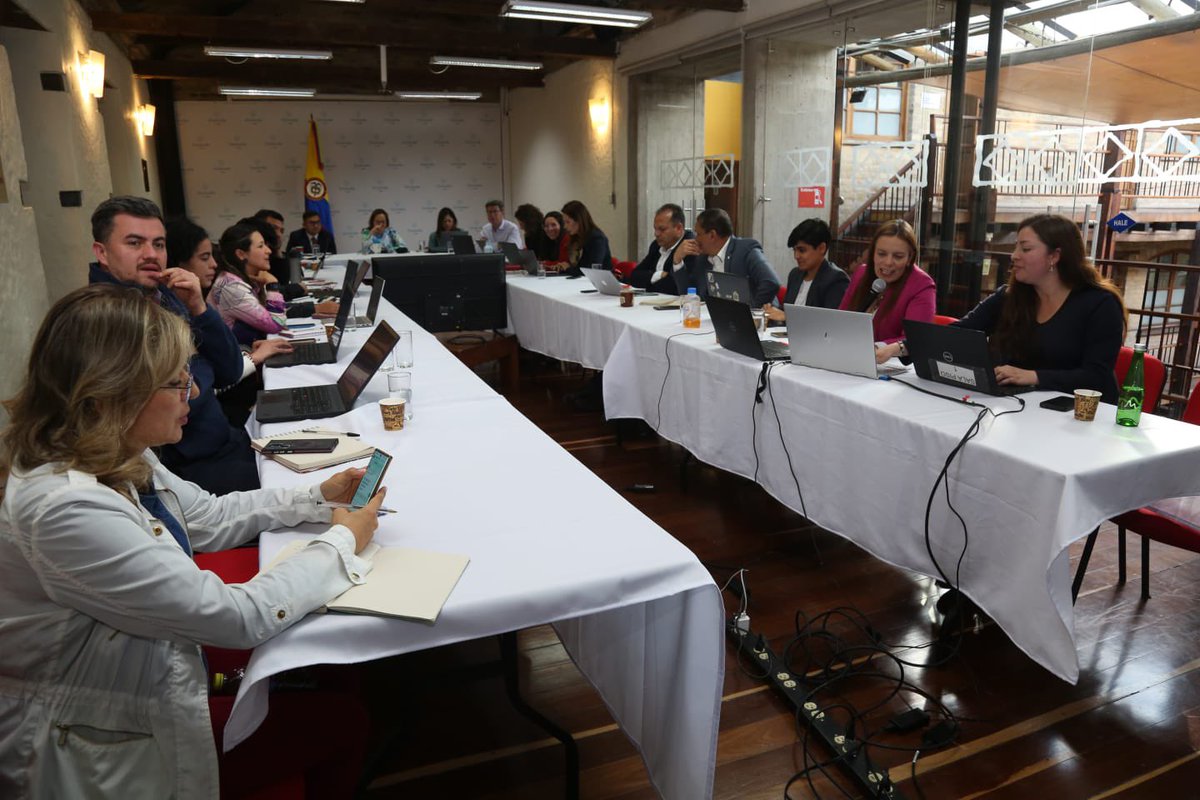 HelgaMaRivasAr's tweet photo. Avanzamos con propósito y resultados. ✅
Hoy consolidamos los instrumentos que fortalecen nuestra gestión integral del Plan Institucional, revisamos cómo optimizar procesos y articulamos un plan de acción para ejecutar de manera más organizada y efectiva. #GobiernoDelCambio https://t.co/eLyNORsmq5